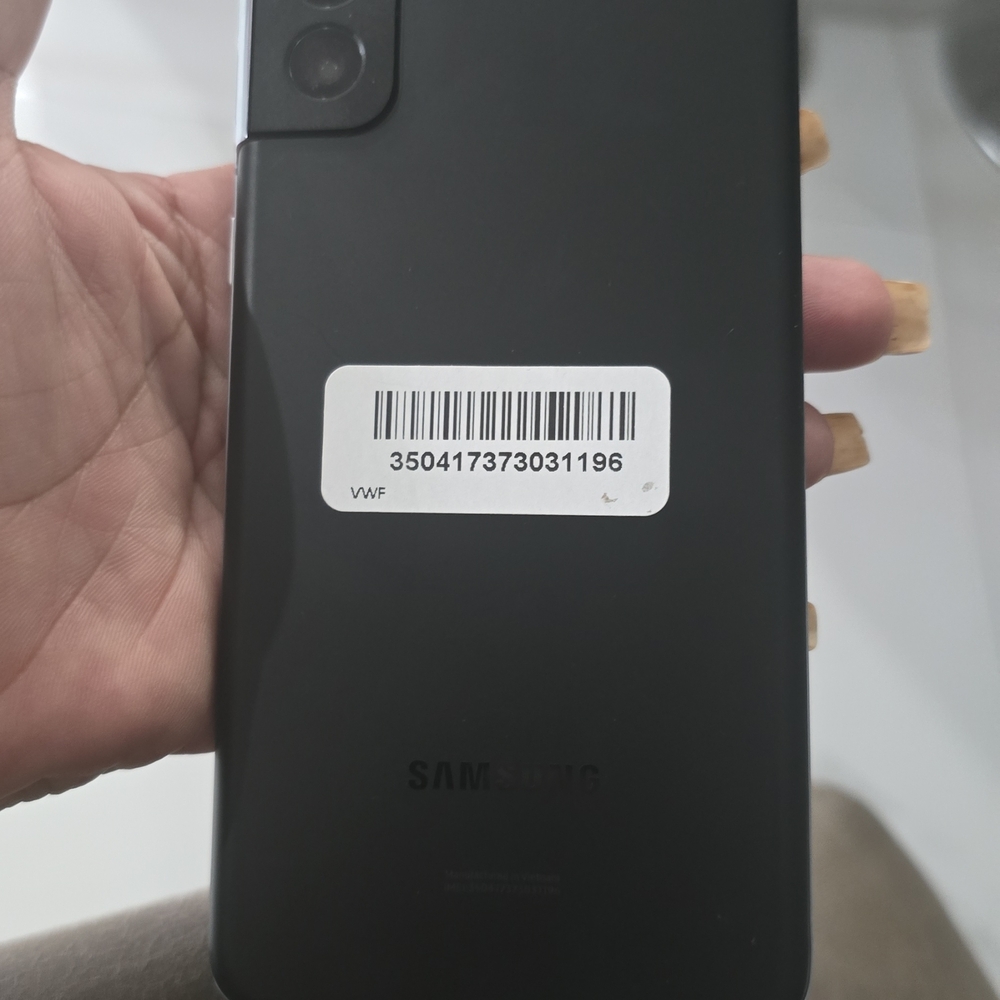 Samsung Black and Silver Smartphone - Picture 2 of 3